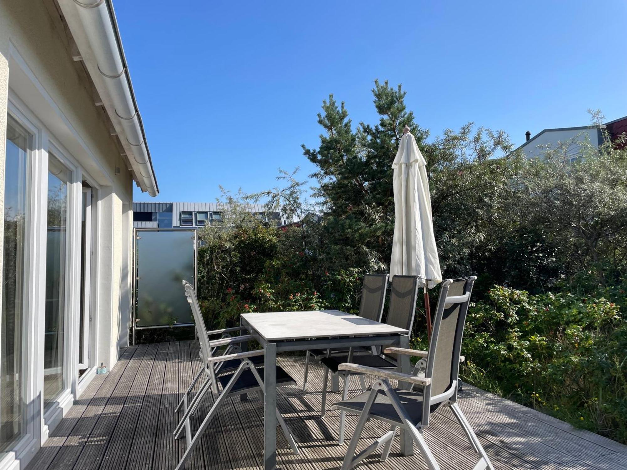 Kapitaenshaus Bergmeyer Mit Meerblick Norderney Exterior photo